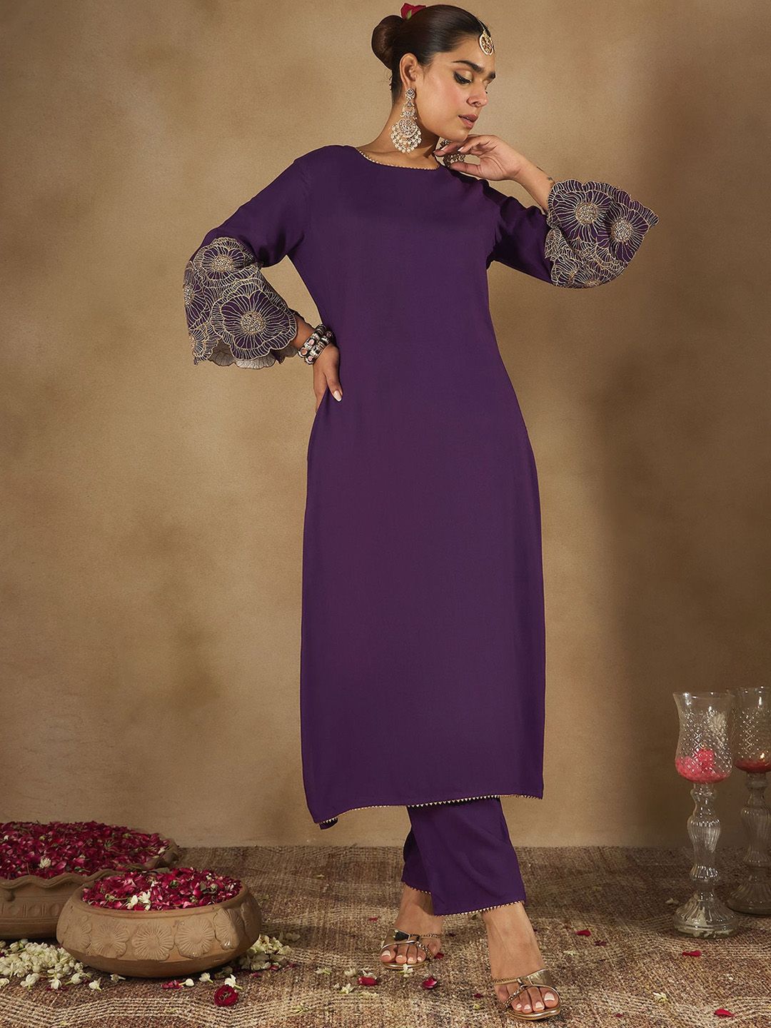 Dhiyona IE Floral Embroidered Three-Quarter Sleeves Tunic With Palazzo