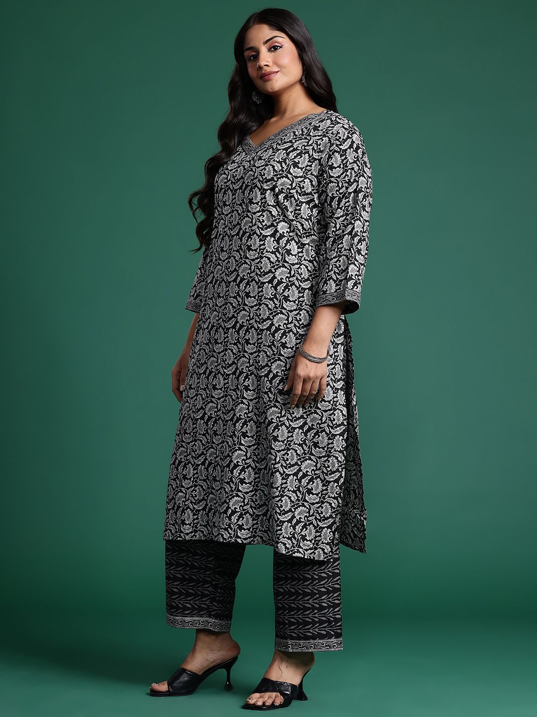 Indyancart Women's Plus Size Floral Printed Pure Cotton Kurta with Trousers & With Dupatta