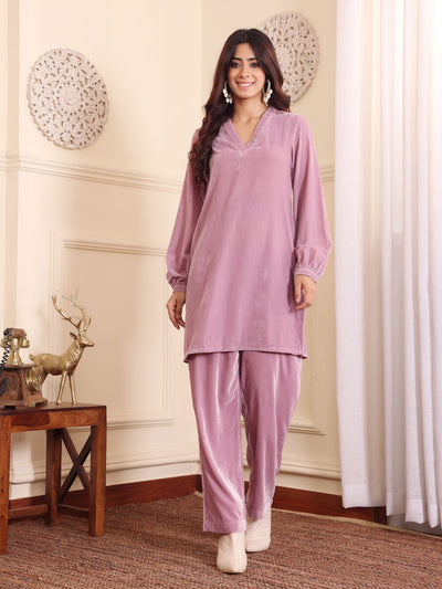 Indyancart VA Women's V Neck Balloon Sleeve V Neck Velvet Winter Kurta with Trouser