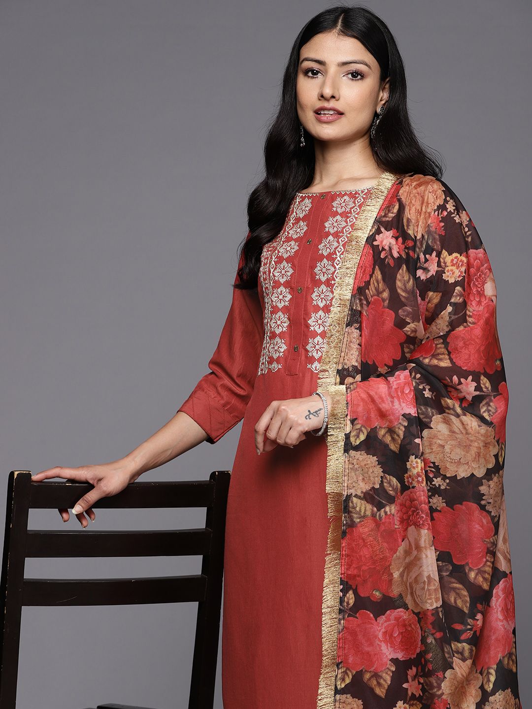 Indyancart VA Women'sEthnic Motifs Embroidered Thread Work Kurta With Trousers & With Dupatta
