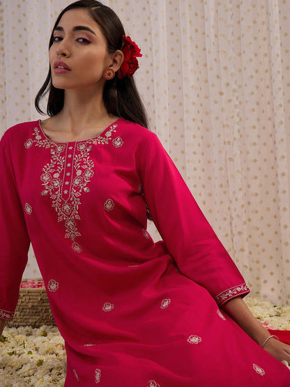 Indyancart IE Floral Embroidered Round Neck Three-Quarter Sleeves Floral Kurta