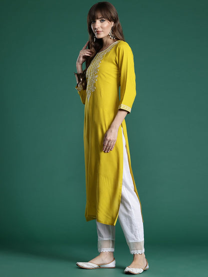 Indyancart IE Floral Embroidered Thread Work Kurta