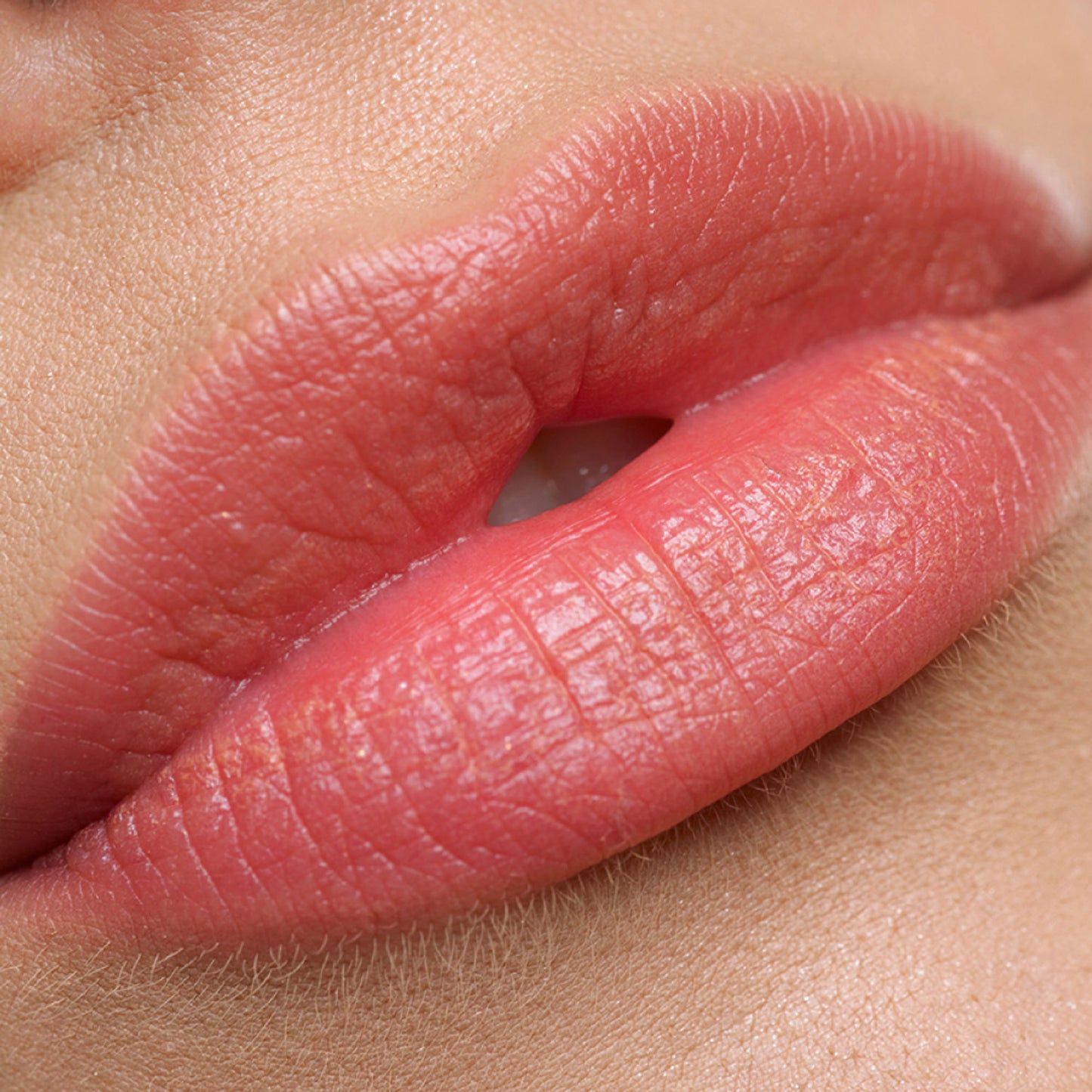 Ilana Lip Juice Hydrating & Plumping Tinted Lip Balm - Strawberry Lemonade