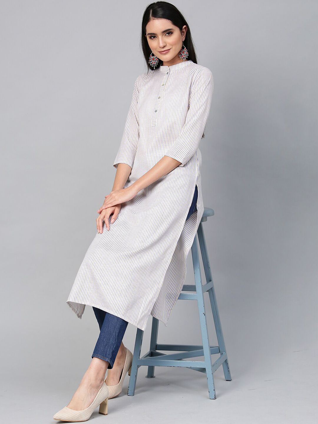 Indyancart IE Women Blue & White Striped Cotton Kurta
