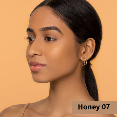 Nykaa Cosmetics All Day Matte 12HR Oil Control Face Compact Powder With SPF 15 PA ++ - Honey 07