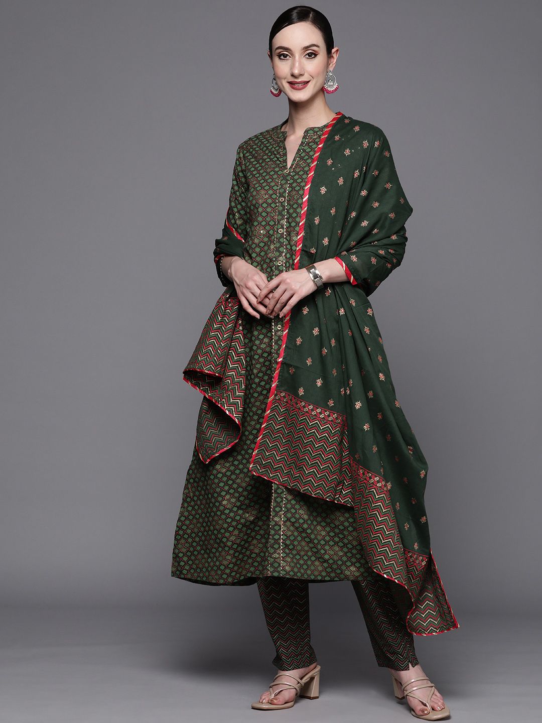 Women Green Ethnic Motifs Printed Gotta Patti Kurta with Trousers & With Dupatta