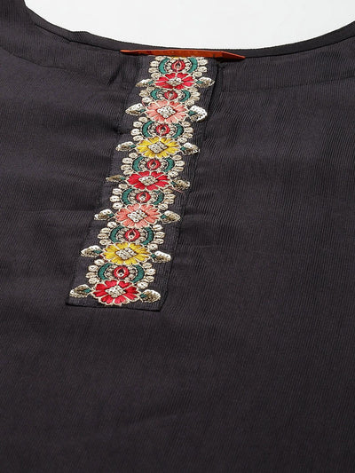 Indyancart IE Women Black Regular Thread Work Liva Kurta with Trousers & Dupatta