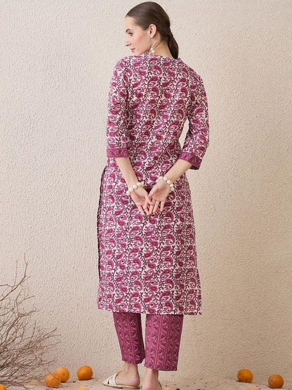 Indyancart IE Paisley Printed V-Neck Pure Cotton Straight Kurta With Trousers