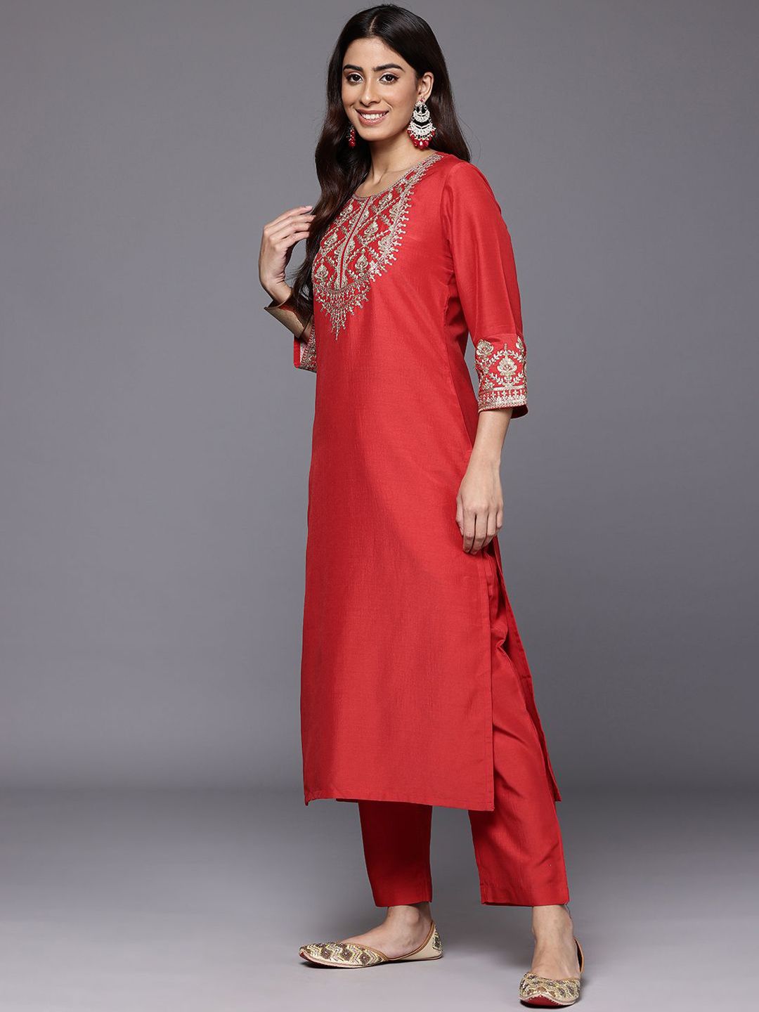Dhiyona VA Women'sEthnic Motifs Zari Embroidered Sequinned Yoke Kurta & trouser With Dupatta