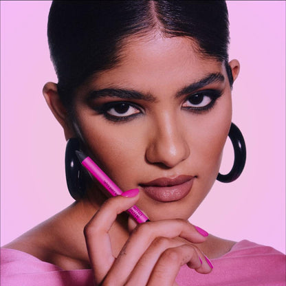 M.A.C In Extreme Dimension 24Hr Waterproof & Smudgeproof Kajal Eye Liner