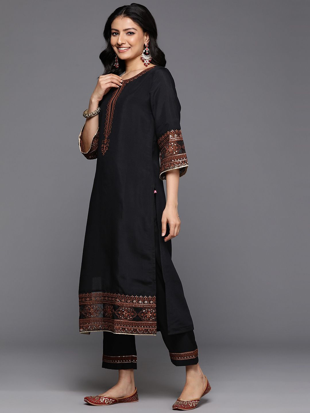 Indyancart VA Women'sEthnic Motifs Embroidered Thread Work Kurta With Trousers & Dupatta