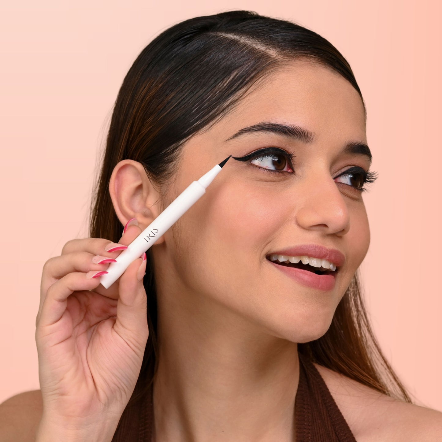 IRIS COSMETICS All That Eye Need Smudge Proof Eyeliner!