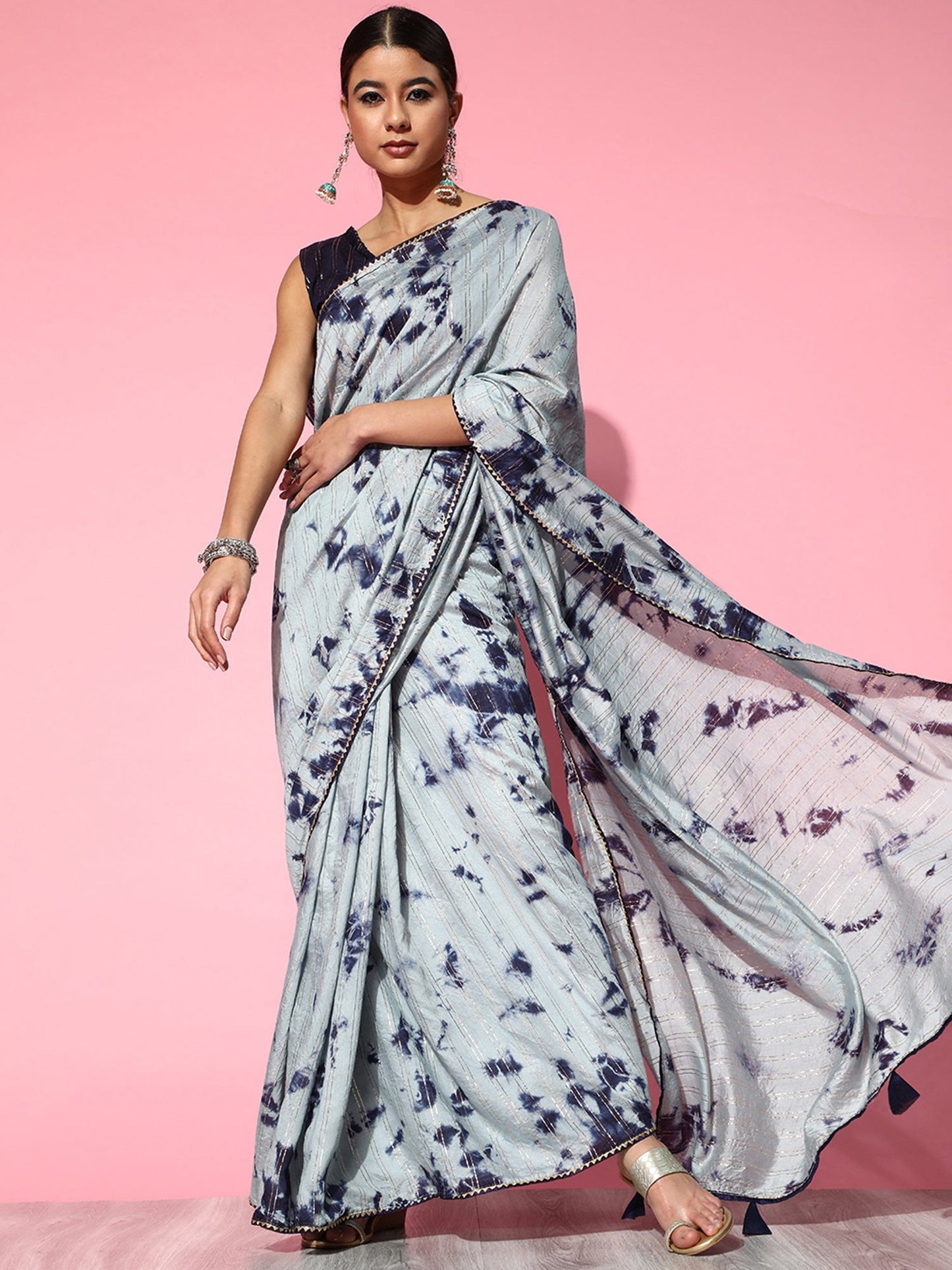 Women's Silk Blend Grey Printed Designer Saree With Blouse Piece