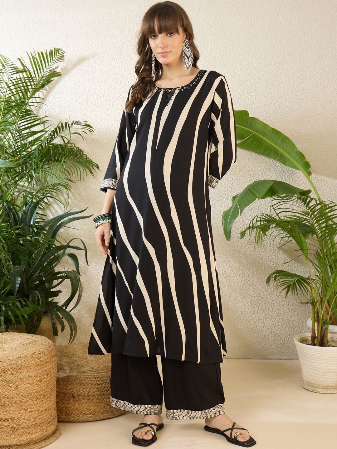 Women Printed Regular Beads and Stones Kurta with Palazzos