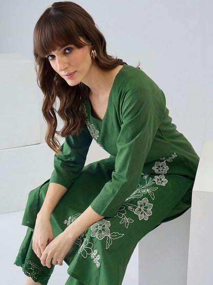 Women Floral Embroidered Regular Thread Work Pure Cotton Kurta with Trousers
