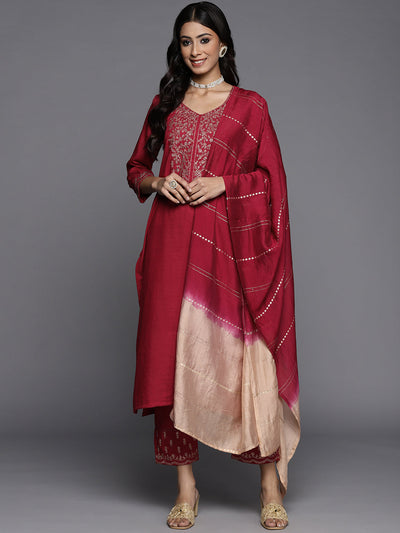 Indyancart VR Women's Womens Embroidered Kurta Paired With Embroidered Trouser And Ombre Dupatta