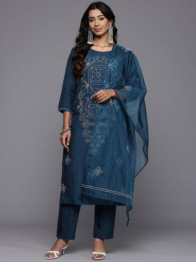 Indyancart VR Women's Navy Blue Hand Embroidered Straight Kurta With Trousers And Embroidered Dupatta