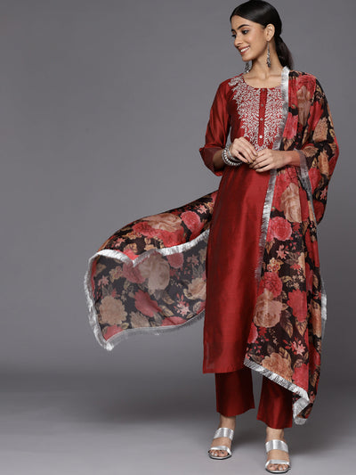 Indyancart VR Women's Red Embroidered Kurta With Tonal Trouser And Printed Dupattta