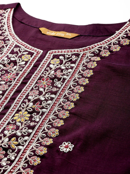 Indyancart IE Plus Size Floral Embroidered Regular Kurta with Trousers & With Dupatta