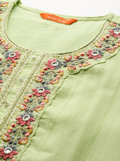 Women Floral Embroidered Regular Thread Work Pure Cotton Kurta with Trousers & With Dupatta