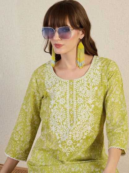 Indyancart IE Women Paisley Printed Regular Thread Work Pure Cotton Kurta with Trousers