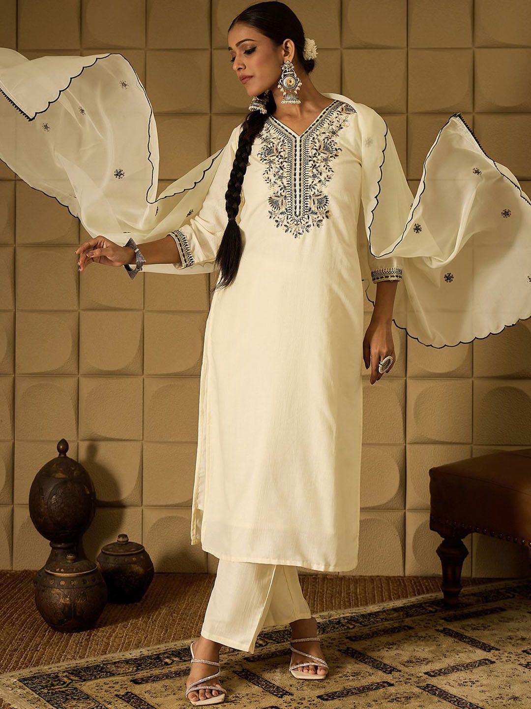 Floral Embroidered Thread Work Straight Kurta with Trouser & Dupatta