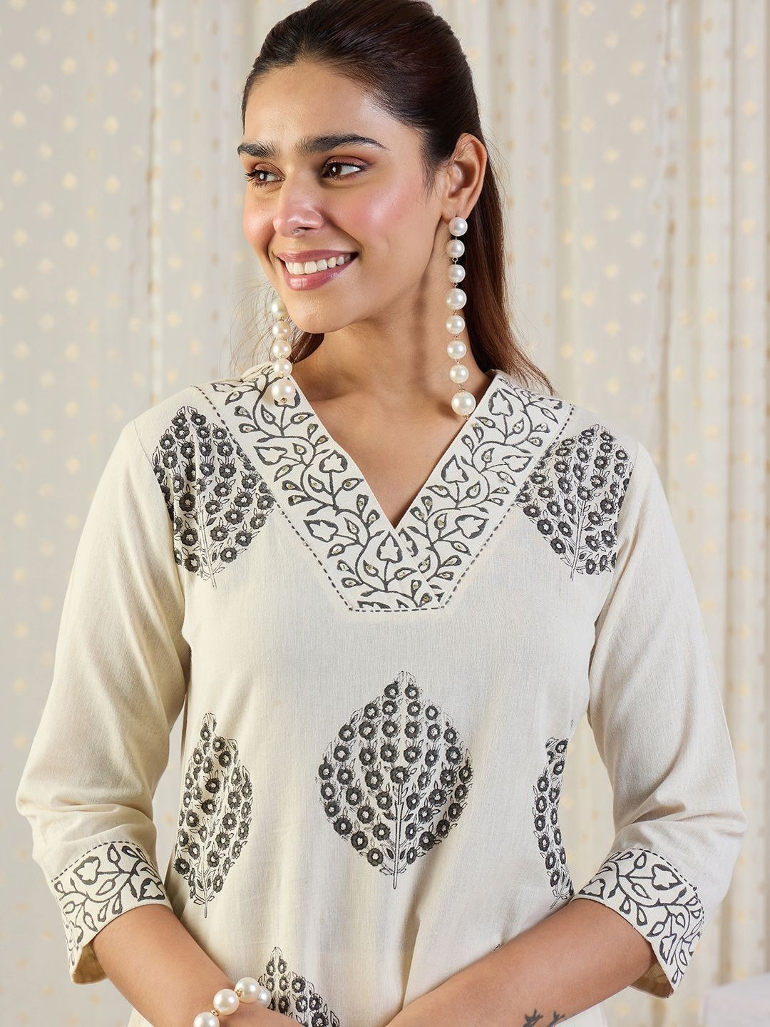 Ethnic Motifs Printed V-Neck Pure Cotton Straight Kurta With Trousers