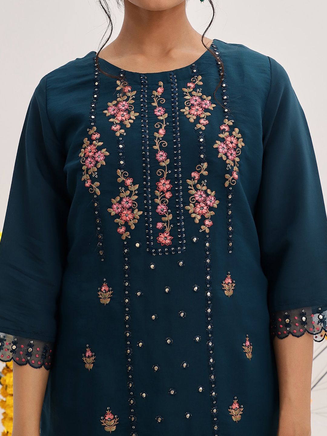 Indyancart VA Women'sEthnic Motifs Embroidered Thread Work Detail Kurta & Trousers With Dupatta