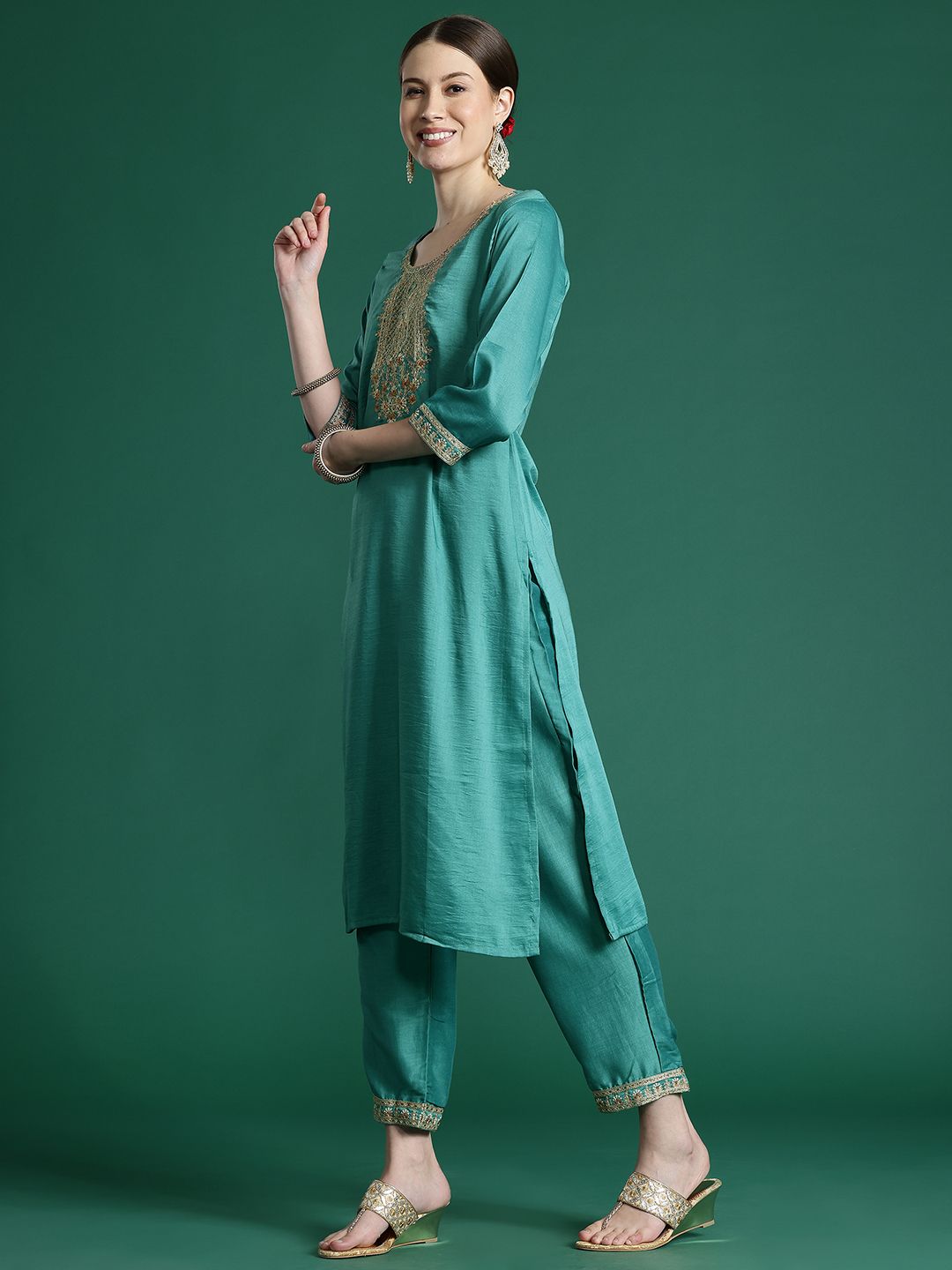 Dhiyona IE Ethnic Motifs Yoke Design Thread Work Kurta With Trousers & Dupatta
