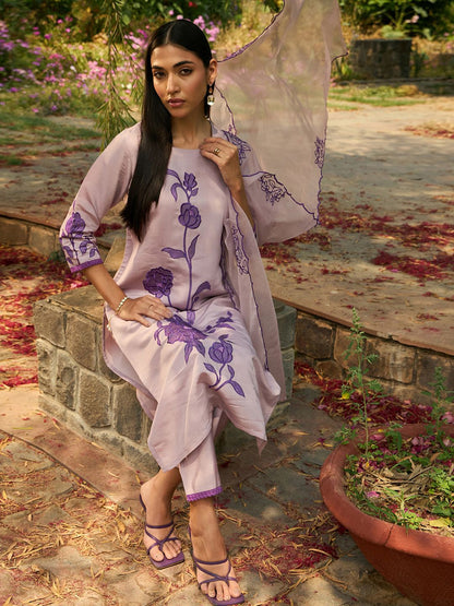 Indyancart IE Women Floral Embroidered Regular Thread Work Kurta with Trousers & With Dupatta