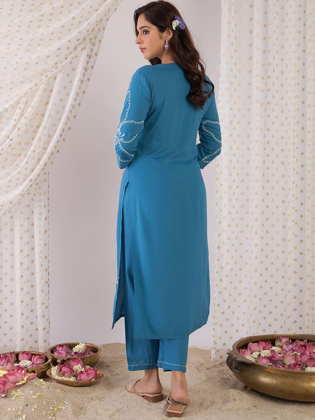 Indyancart IE Floral Embroidered V-Neck Straight Tunic With Trouser