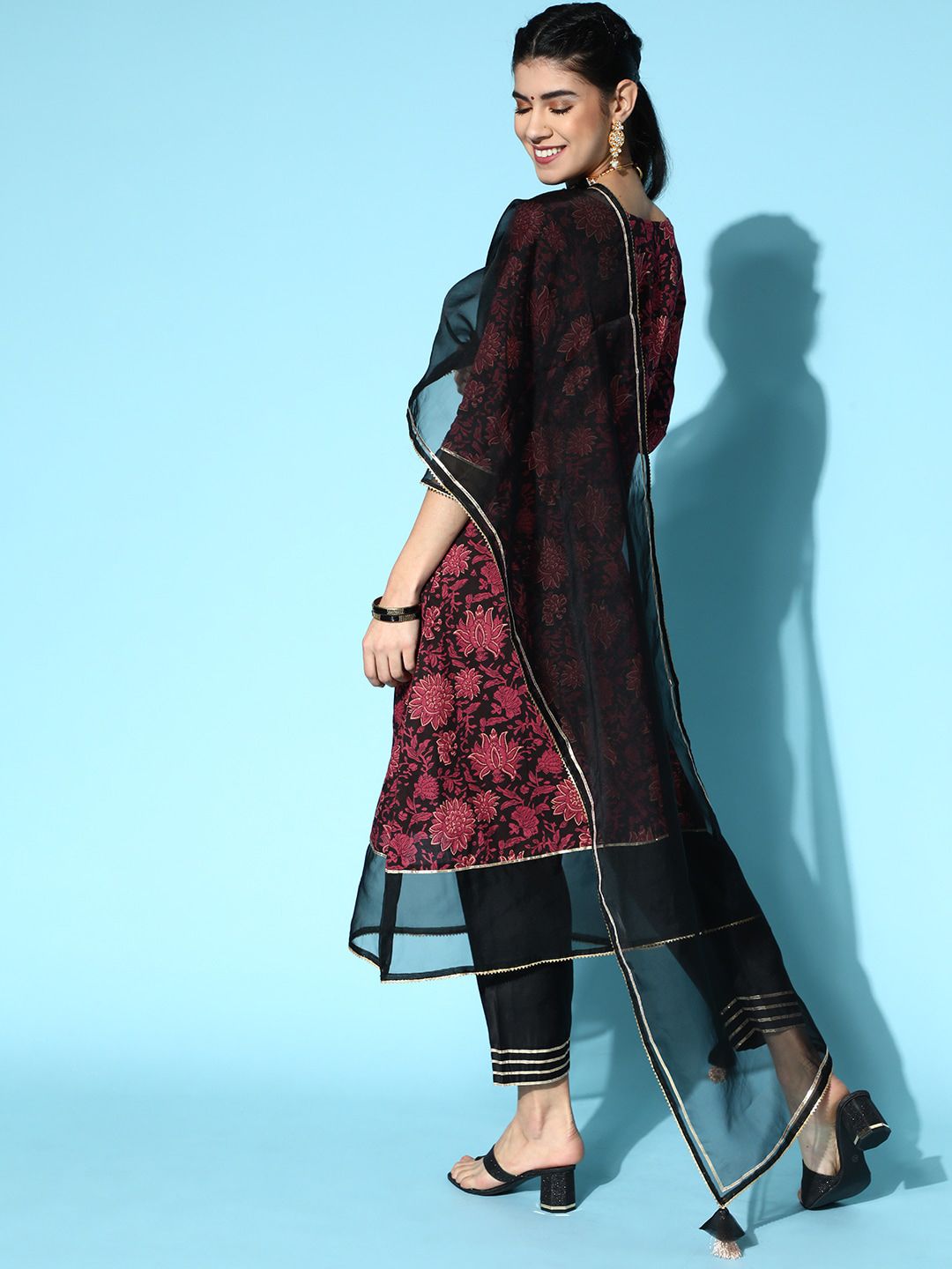 Indyancart IE Women Floral Printed Gotta Patti Kurta With Trousers & Dupatta