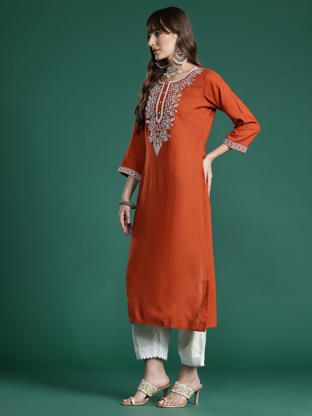 Indyancart IE Floral Embroidered Thread Work Kurta