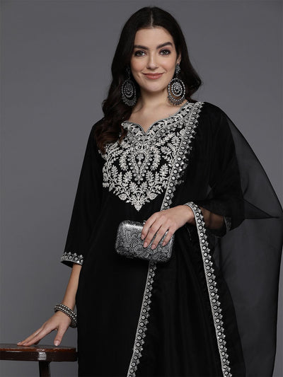 Dhiyona IE Women Floral Yoke Design Regular Thread Work Kurta with Trousers & Dupatta