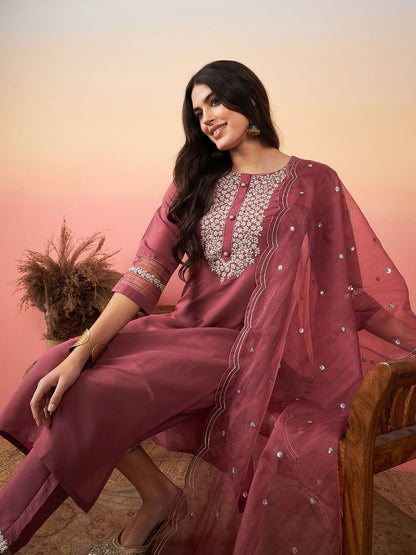 Indyancart IE Embroidered Straight Kurta With Trousers & Dupatta