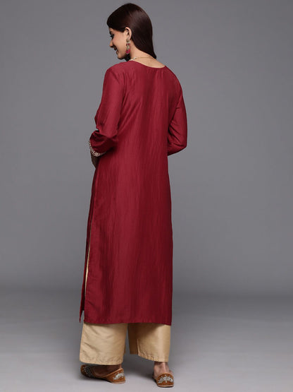 Indyancart IE Women Floral Embroidered Sequinned Kurta