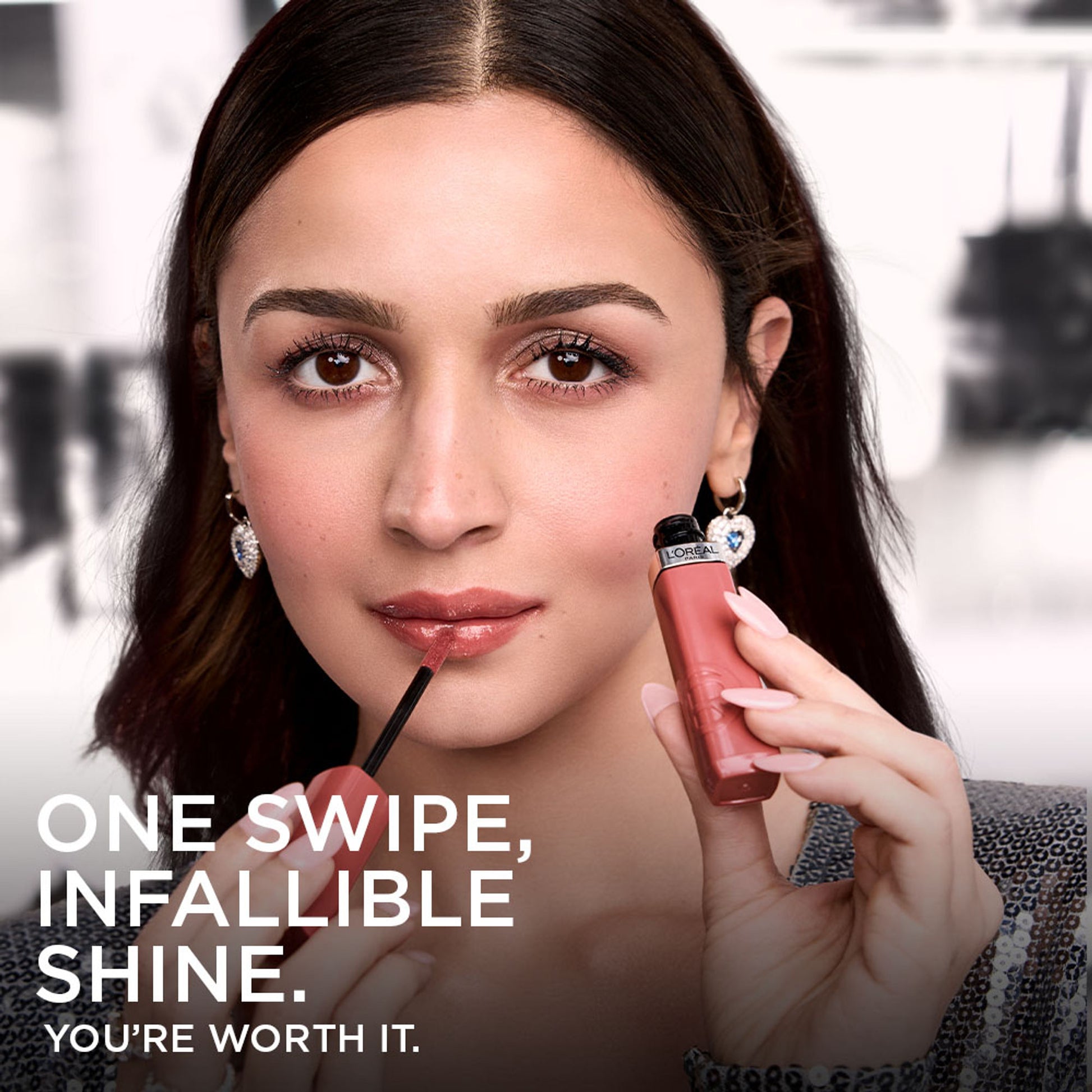 L'Oreal Paris Infallible Laque Resistance Liquid Lipstick, 16H Lacquer Shine - 601 Worth It