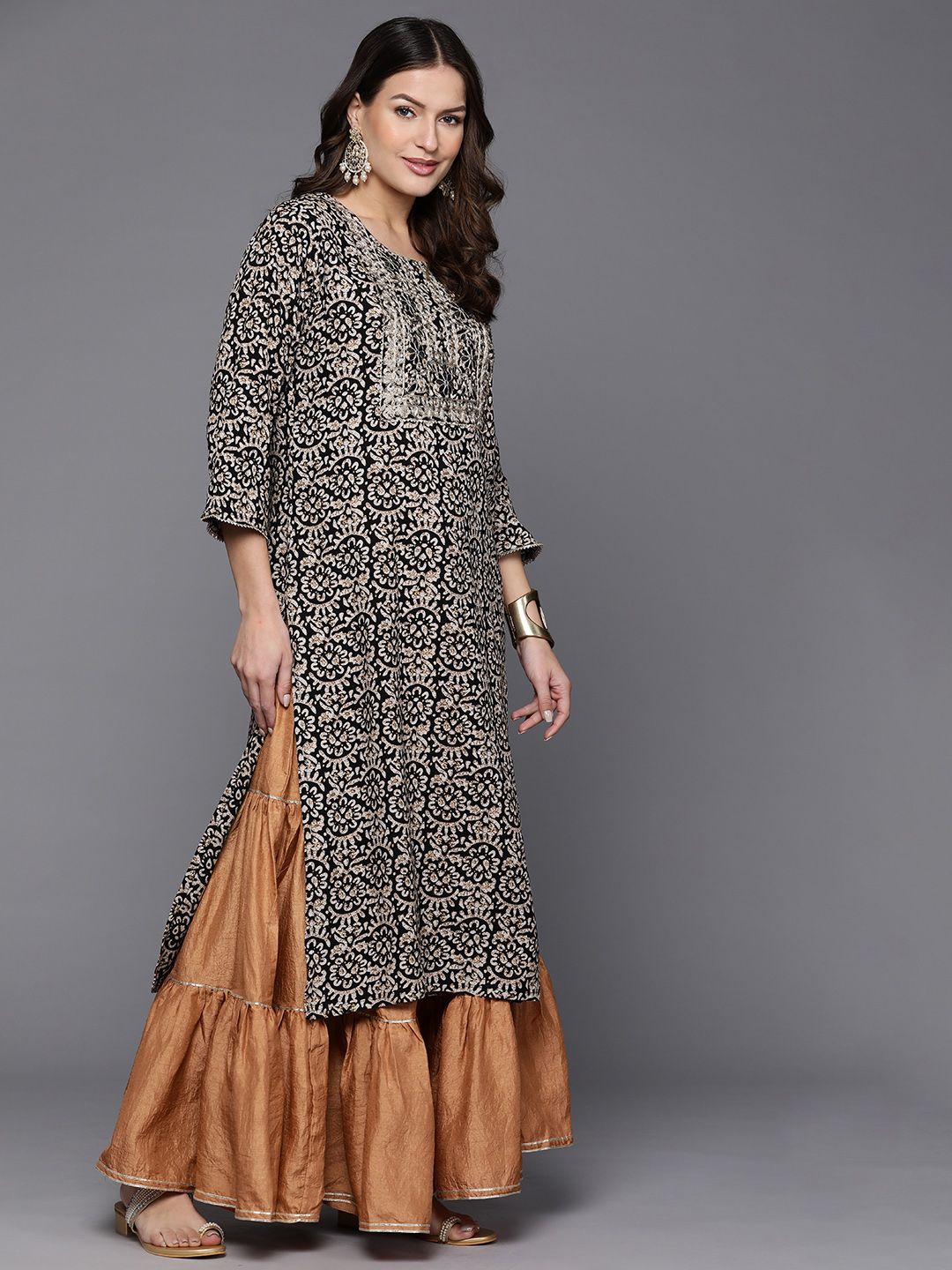 Dhiyona IE Floral Printed Sequinned Kurta