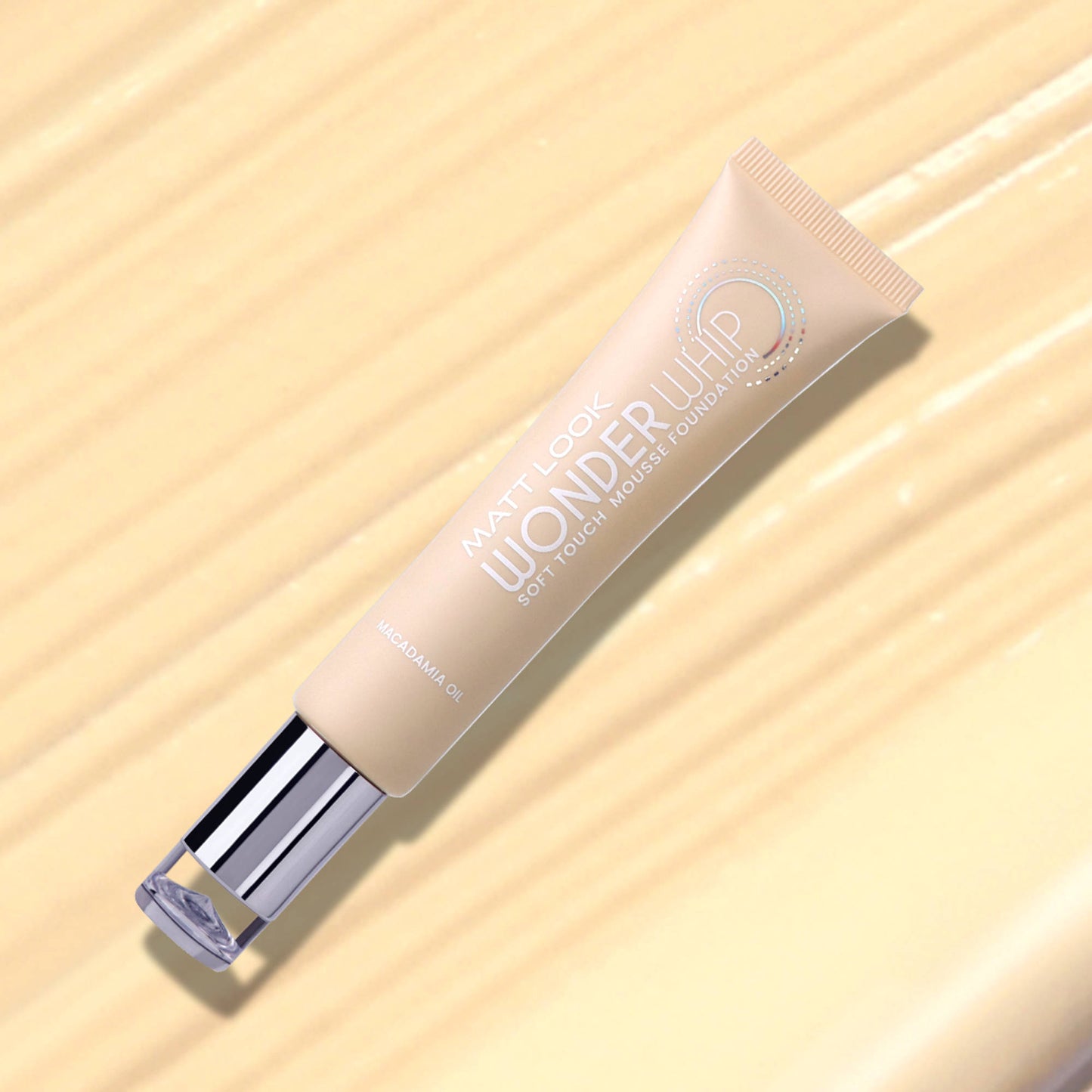 Matt look Wonder Whip Soft Touch Mousse Foundation - Natural