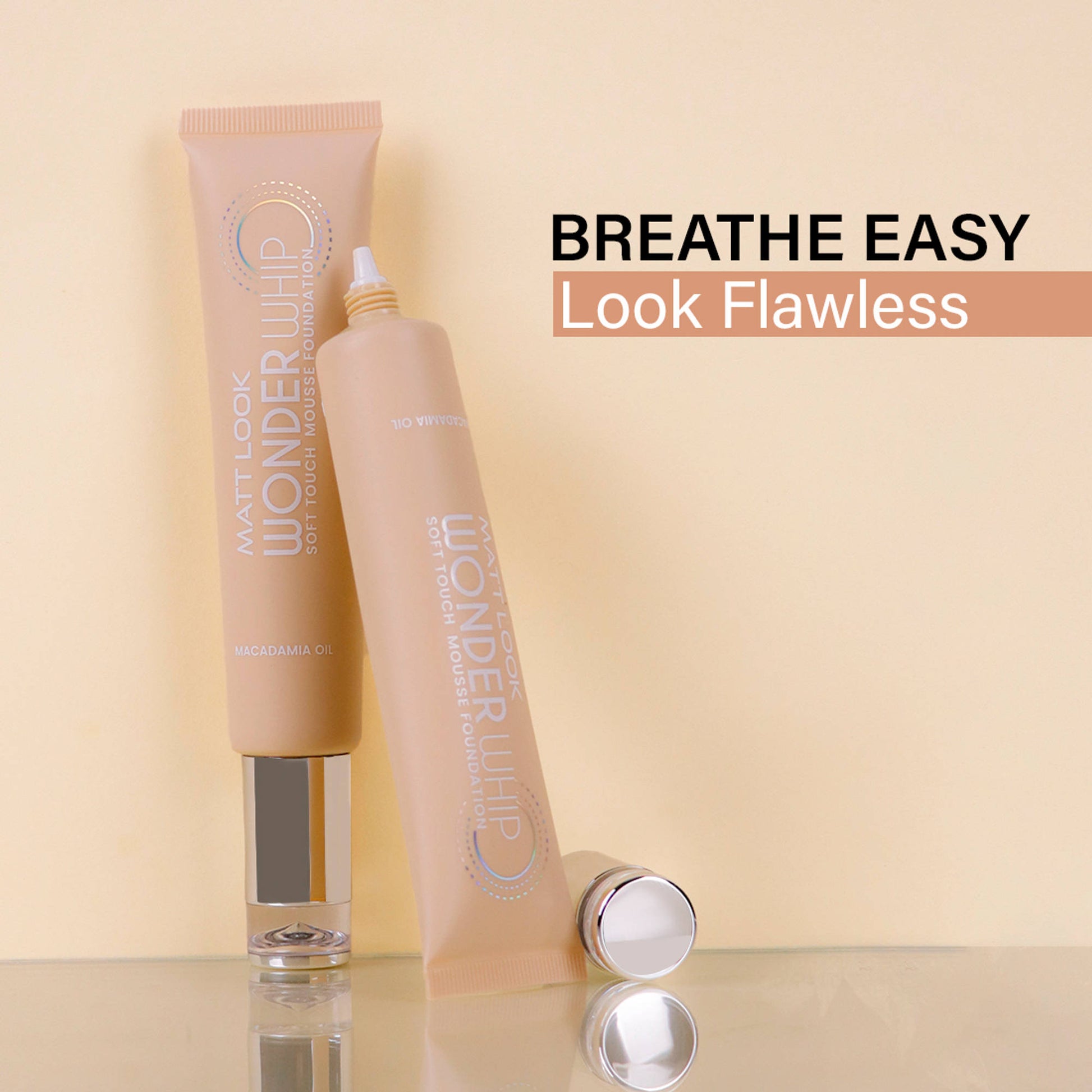 Matt look Wonder Whip Soft Touch Mousse Foundation - Natural