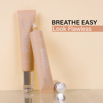 Matt look Wonder Whip Soft Touch Mousse Foundation - Natural