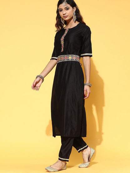 Dhiyona IE Ethnic Motif Embroidered Sequinned Kurta & Trousers With Dupatta & Belt