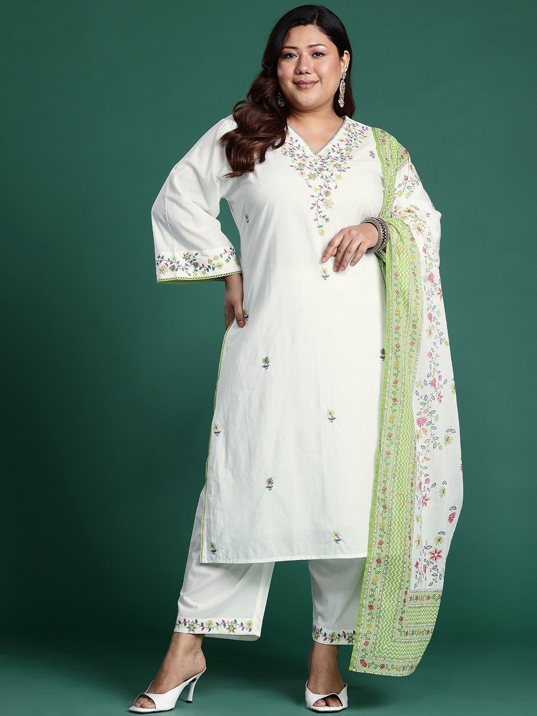Indyancart Women's Plus Size Floral Embroidered Thread Work Pure Cotton Kurta Set