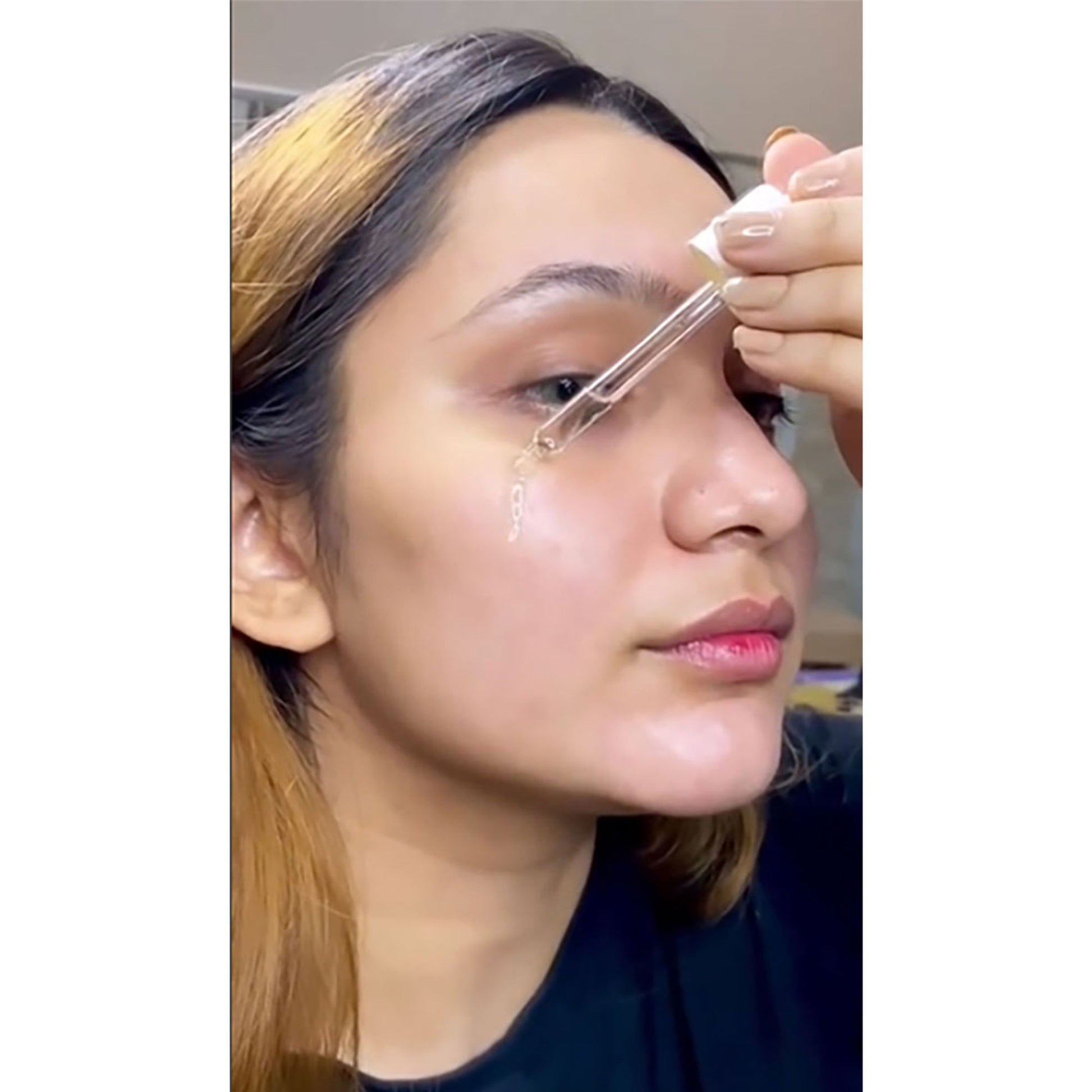 Flicka Oilrounder 2-In-1 Multipurpose Pre & Post Makeup Oil With Spf & Non Greasy For Glowing Skin
