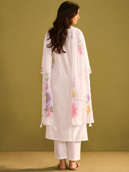 Floral Embroidered Thread Work V-Neck Liva Kurta with Trousers & Dupatta