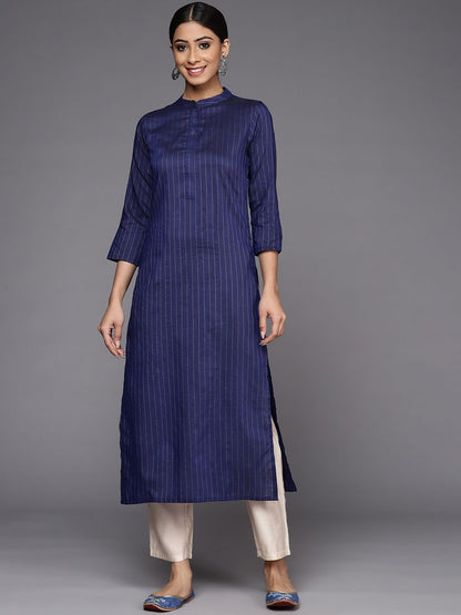 Indyancart IE Women Navy Blue Striped Kurta