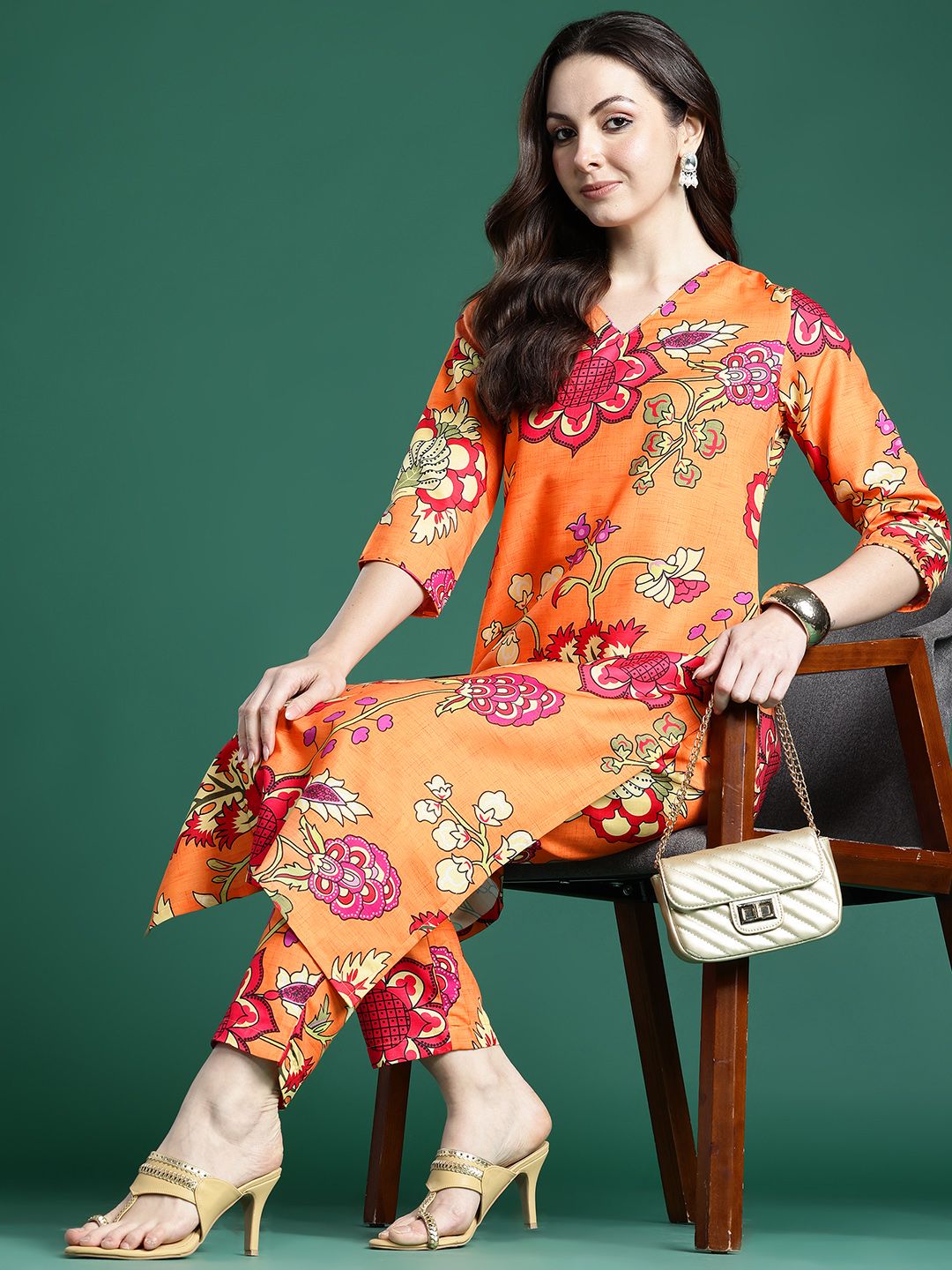 Indyancart IE Women Floral Printed Regular Kurta with Trousers