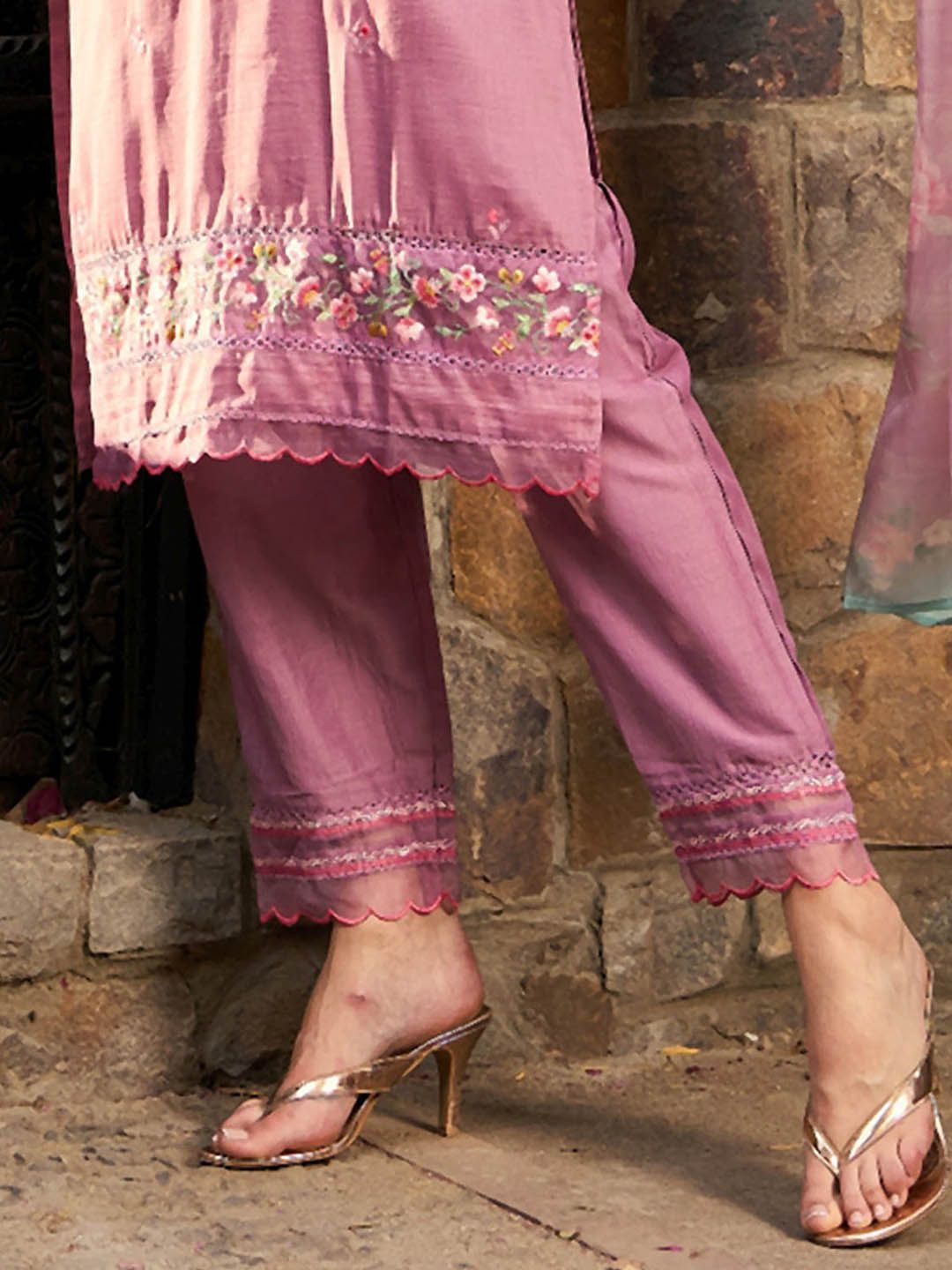 Indyancart IE Floral Embroidered Thread Work Scalloped Kurta with Trousers & With Dupatta