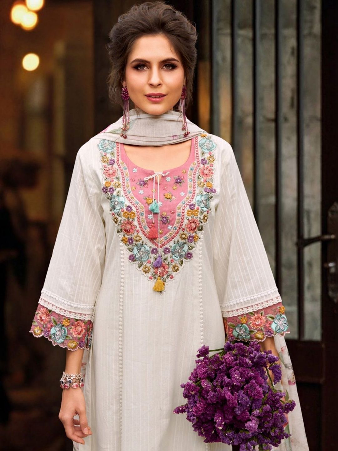 Women Floral Embroidered Regular Thread Work Pure Cotton Kurta with Trousers & With Dupatta