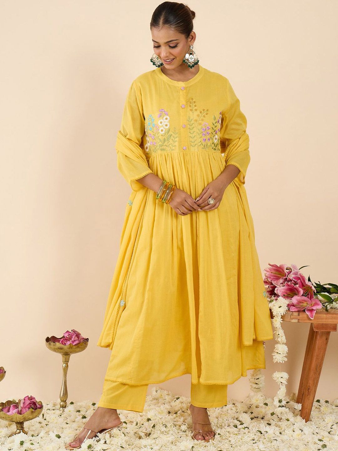 Women Floral Embroidered Panelled Thread Work Pure Cotton Kurta with Trousers & With Dupatta